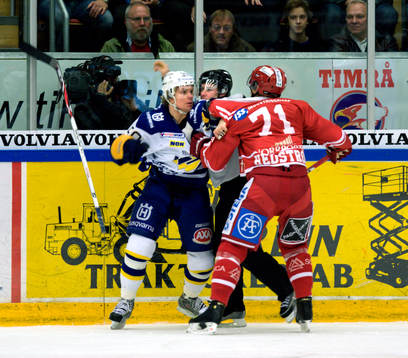Andreas Jämtin, HV71 och Jonathan Hedström, Timrå slåss