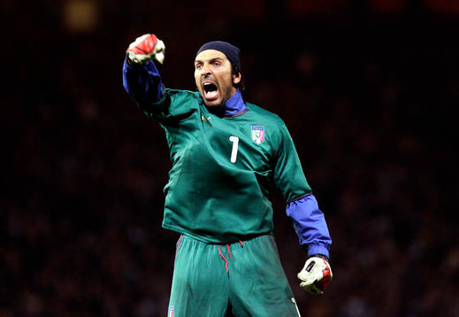 Gianluigi Buffon, målvakt, Skottland