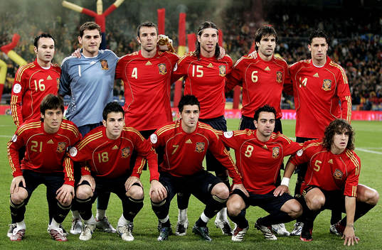 Bakre raden frv, Andres Iniesta, Iker Casillas, Carlos
