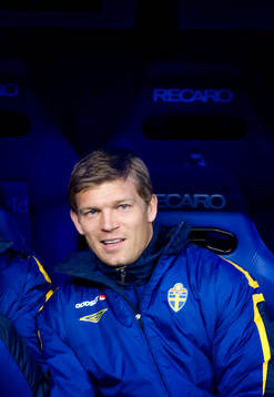 Marcus Allbäck på bänken