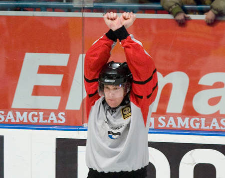 Morgan Johansson, domare dömer straff