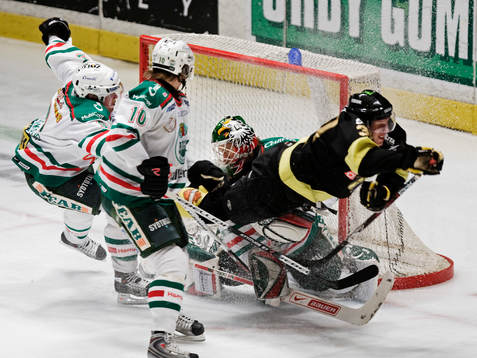Tobias Ericsson, AIK, bjuds på en flygtur