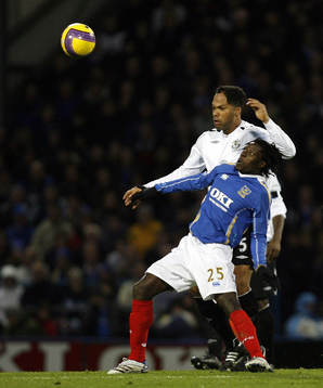 Joleon Lescott, Everton och Benjamin Mwaruwari, Portsmouth