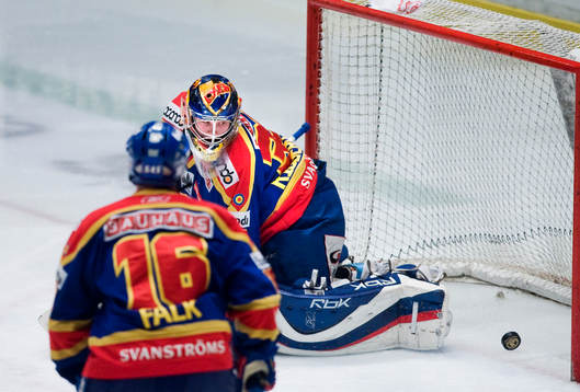 Daniel Larsson, målvakt, Djurgården, släpper in 0-1