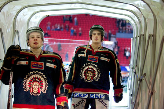 Steven Kariya, Karl Fabricius, Frölunda, depp