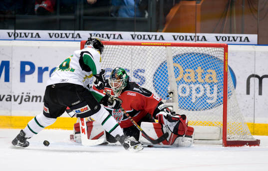 Fabian Brunnström, Färjestad mot Karol Krizan, Målvakt