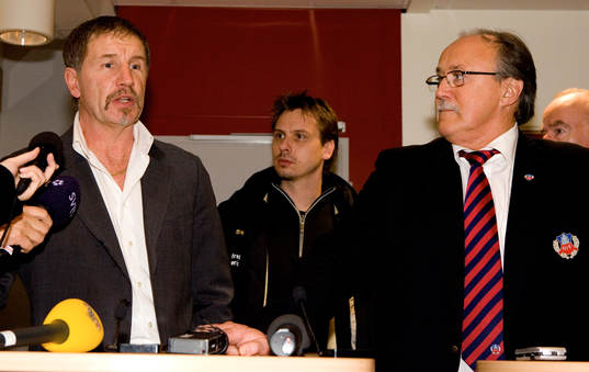 Stuart Baxter, Helsingborg, avgår, tränare.  Ordförande,