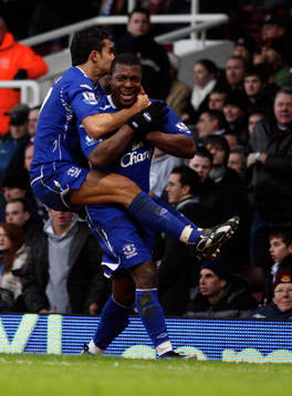 Yakubu och Tim Cahill, Everton, jubel