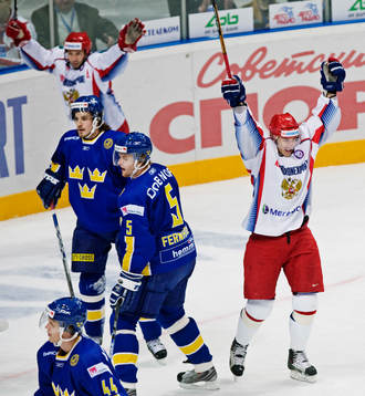 Ryssland, med Oleg Saprykin i spetsen, jublar medan