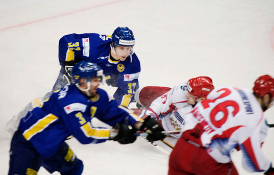 Tobias Viklund, Sverige, mitt i en ryssröra