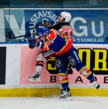 Jimmie Ölvestad, Djurgården, tacklar Daniel Josefsson,
