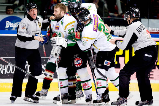 Emil Kåberg, Jörgen Jönsson, Färjestad, bråk, fight