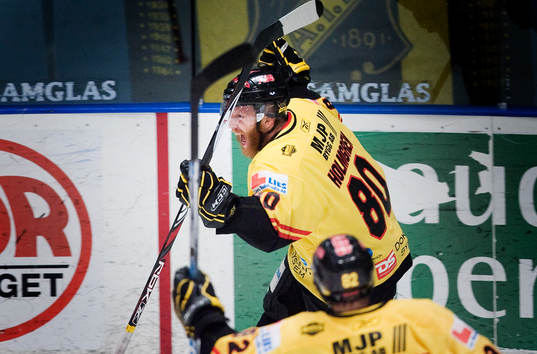 Måljubel av Stefan Holmgren, Västerås