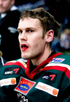 Magnus Kahnberg, Frölunda, blod, blöder, skada