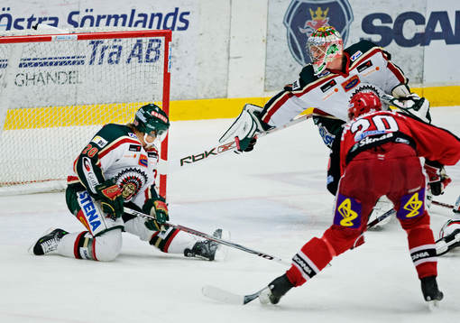 Petri Pakaslahti, Södertälje, gör 1-0