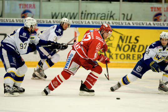 Petr Tenkrat, Timrå blir hakad av Per Ledin, HV71