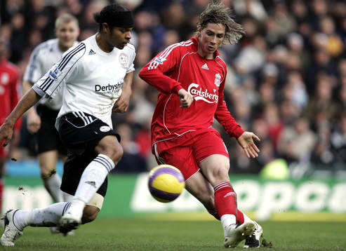 Fernando Torres gör första målet för Liverpool
