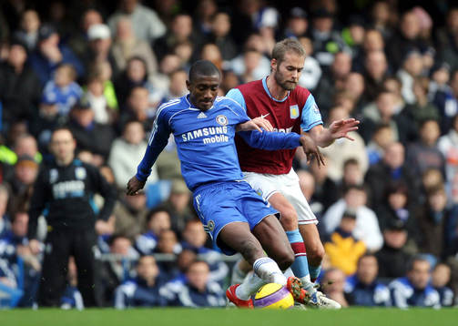 Salomon Kalou, Chelsea och Olof Mellberg, Aston Villa