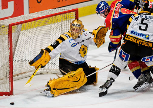 Nicklas Dahlberg, målvakt, Skellefteå, räddar ett skott