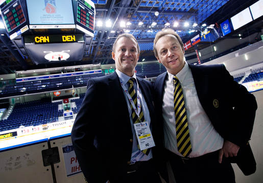 Peter Sundström och Per Mårts. Förbundskapten