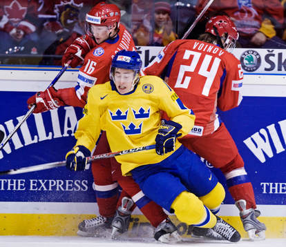 Tobias Forsberg, Sverige, hamnar i kläm mellan Vadim