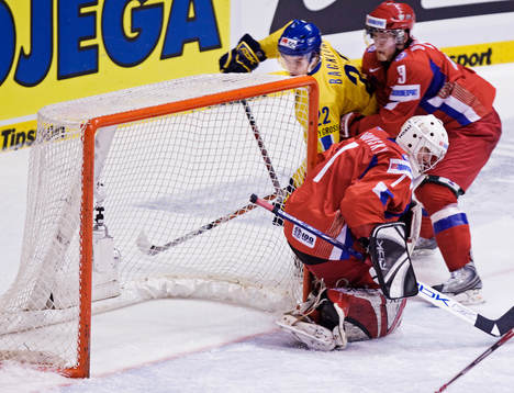 Mikael Backlund, Sverige, gör det avgörande 2-1-målet