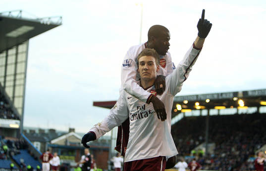 Nicklas Bendtner och Emmanuel Eboue, Arsenal (Jubel)