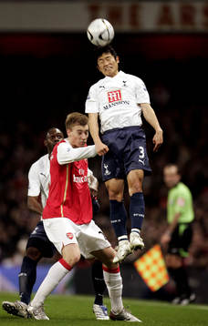 Lee Young Pyo, Tottenham och Nicklas Bendtner, Arsenal
