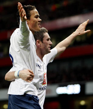 Jermaine Jenas och Robbie Keane, jubel