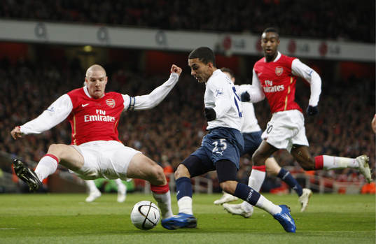 Aaron Lennon och Philippe Senderos