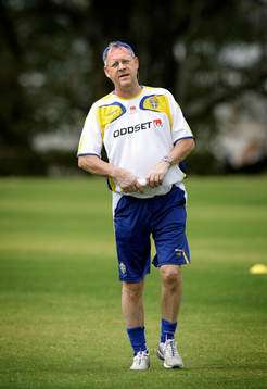 Lars Lagerbäck, förbundskapten, haltade lite lätt