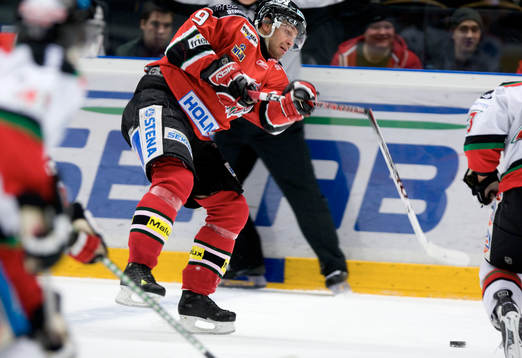 Magnus Wernblom, Modo skjuter av sin klubba