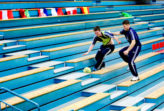 Landslaget leker fotboll, Per Sandström och Robert