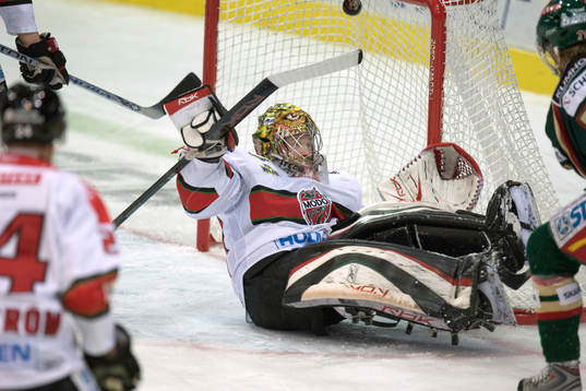 Tomi Kallio, Frölunda har fått ner Karol Krizan på isen