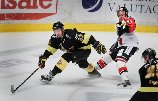 Viktor Hansson, AIK, och Mikael Wahlberg, Malmö