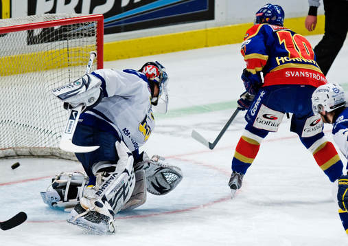 Patric Hörnqvist, Djurgården, gör mål bakom Stefan Liv,
