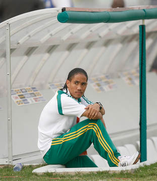 Inget spel för Steven Pienaar, Sydafrika