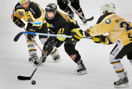 Fizela Blom, AIK trycker in sig mellan Iris Muller