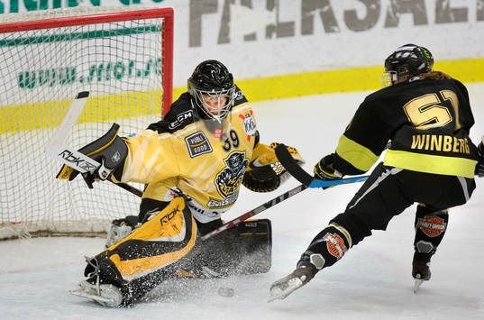 Jessica Muller, Målvakt Lugano och Pernilla Winberg, AIK