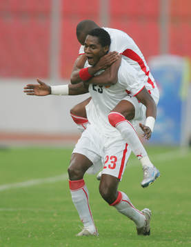 Manucho Alberto Mateus och Felisberto Amaral, Angola (Jubel)