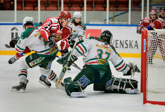 Linus Persson, Almtuna trycker till Fredrik Persson,