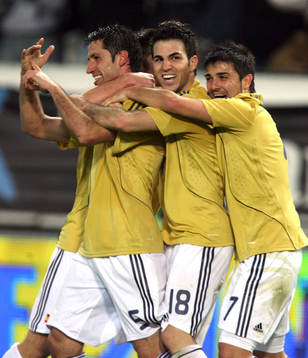 David Villa, Cesc Fabregas och Capdevila, Spanien, jubel