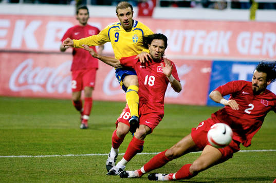 Kennedy Bakircioglü, Sverige