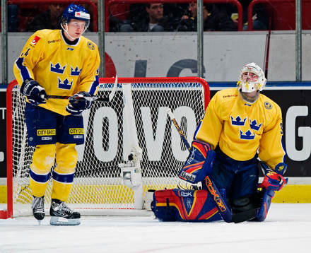 Jonas Junland, Sverige, och Daniel Larsson, målvakt,