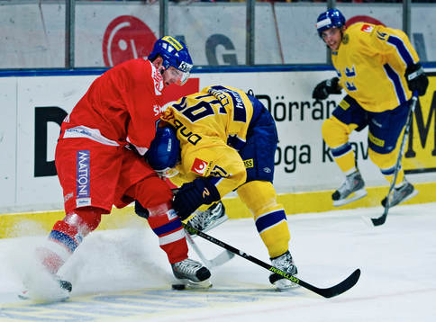 Jan Bulis, Tjeckien, trycker ner Per Ledin, Sverige