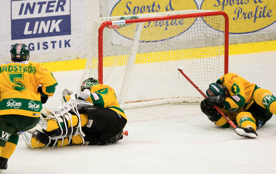 Tobias Lundström, målvakt, Björklöven och Johan Svedberg