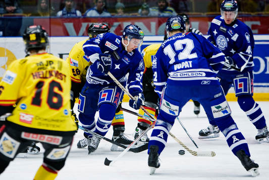 Jens Bergenström, Leksand, dribblar med pucken