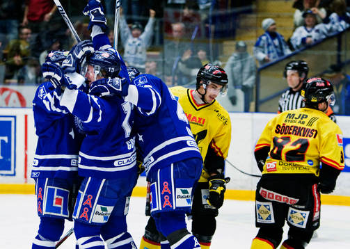 Jubel i Leksand och depp i Västerås