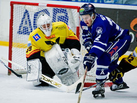 Jens Bergenström, Leksand, är framme och oroar Jens