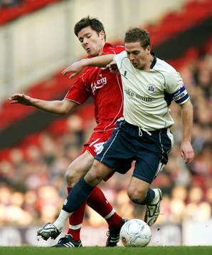 Xabi Alonso, Liverpool och Brian Howard, Barnsley